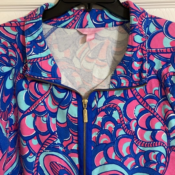 Size medium Lilly Pulitzer popover - Picture 2 of 2